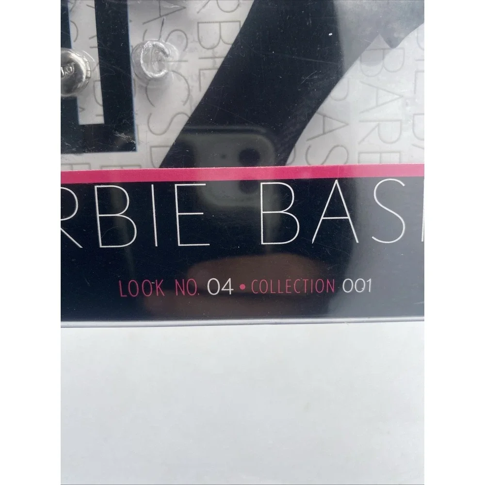2009 Barbie Basics Accessory Pack Black Label Look No. 04 Collection 001-NRFB